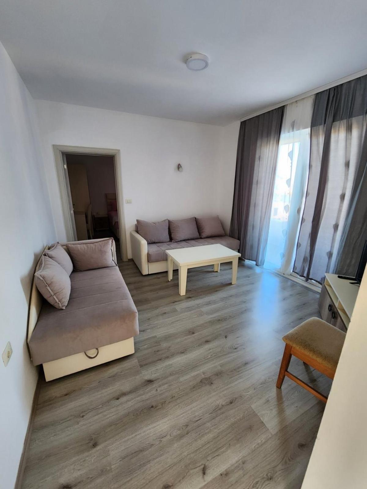 Bregvija Apartment Flora المظهر الخارجي الصورة