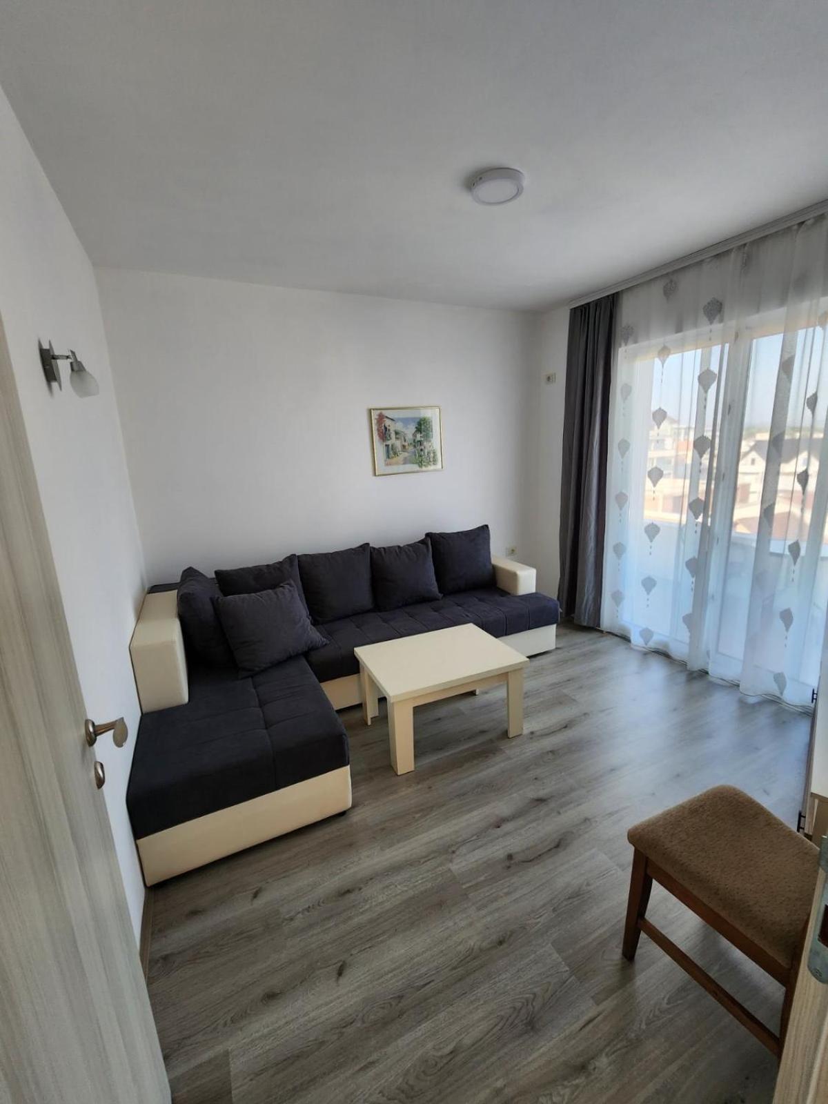 Bregvija Apartment Flora المظهر الخارجي الصورة